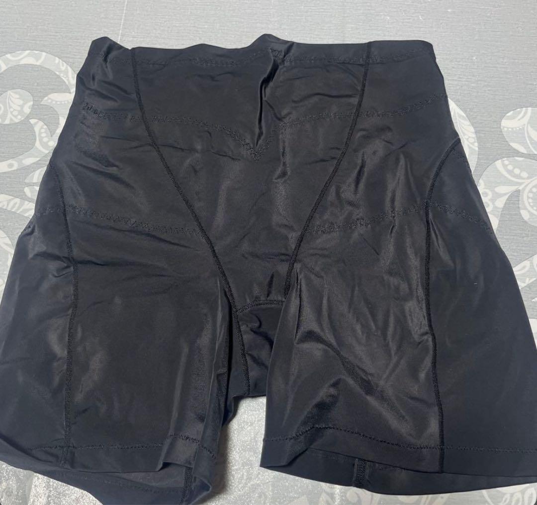 ラヴィエール　ナイトキャミソールとパンツ