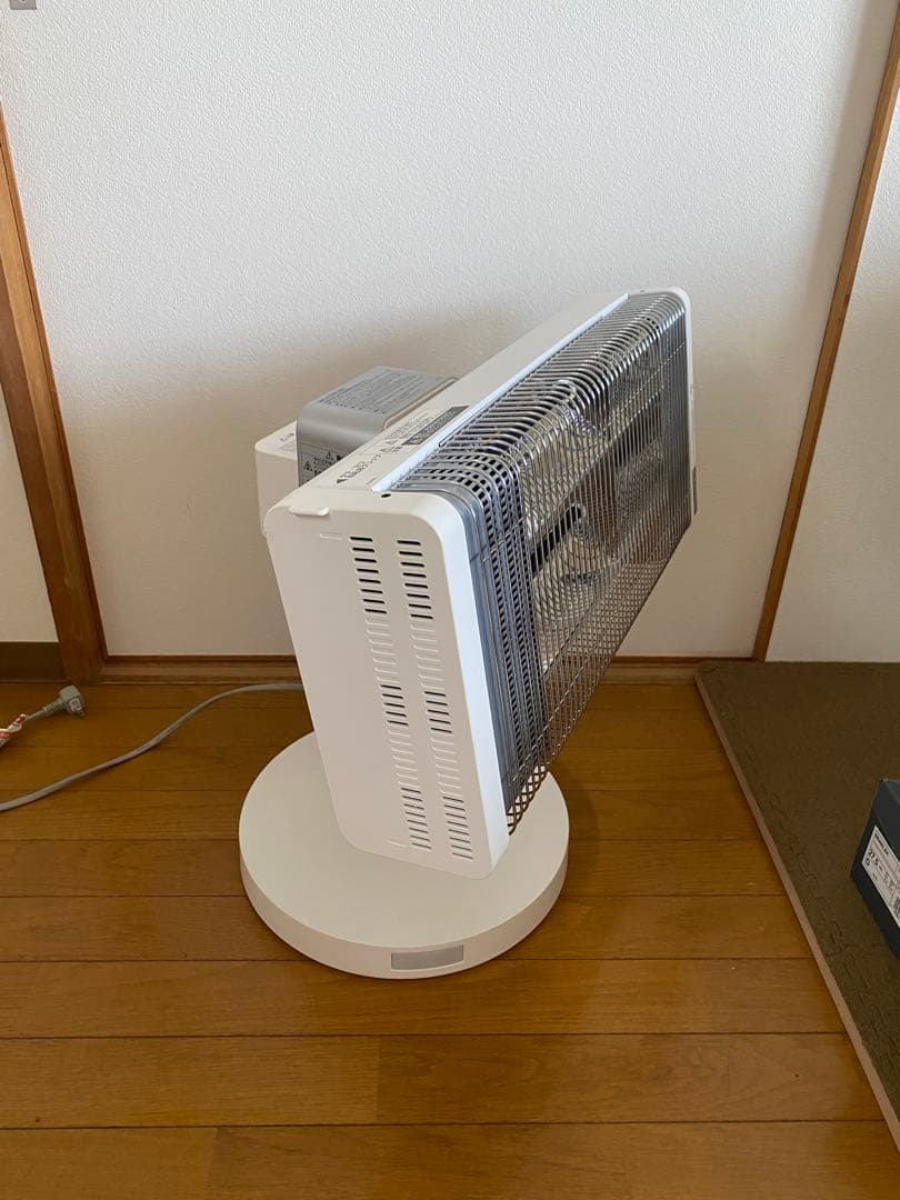 DAIKIN セラムヒート 暖房器具 遠赤外線ERFT11ZS-W 2021年