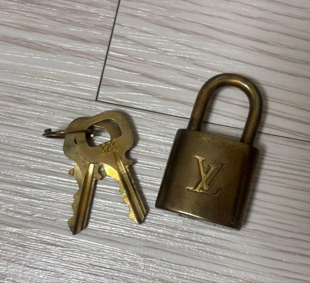 LOUIS VUITTON モノグラム トゥルーヴィル　ハンドバッグ