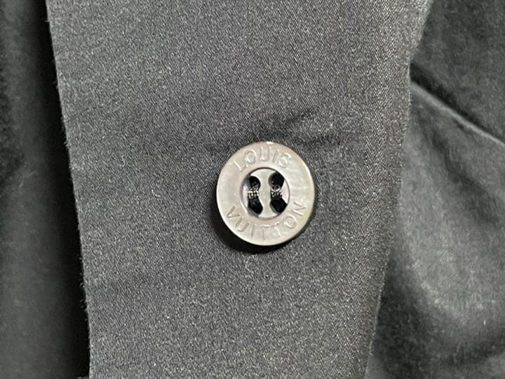クリーニング済 LOUIS VUITTON ルイヴィトン 黒 長袖ブラウス