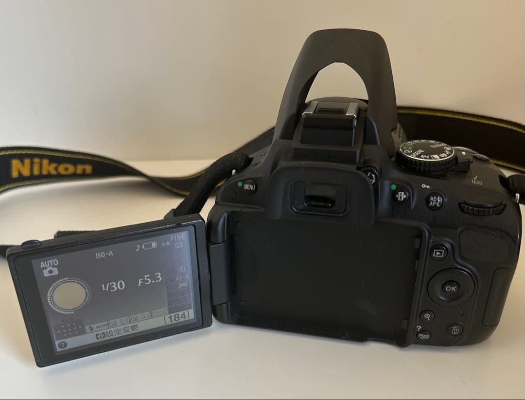 Nikon D5100 一眼レフ 18-55mm VR レンズ