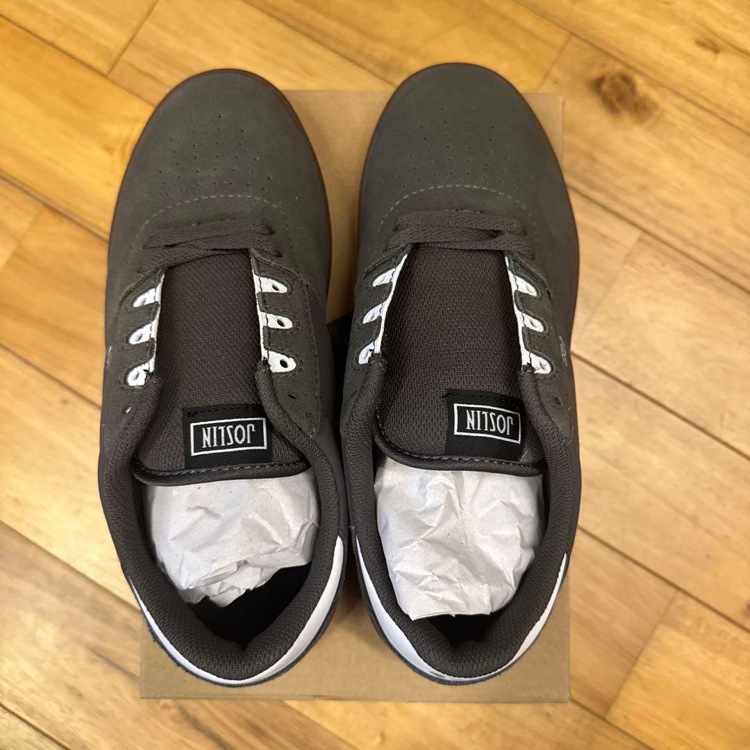 エトニーズ　JOSLIN グレー 24センチ