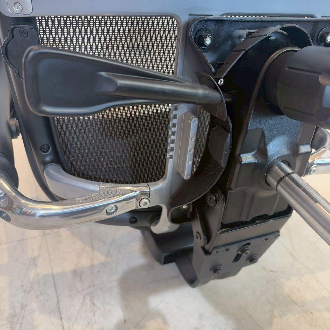 エンジョイ Ergohumanエルゴヒューマン 肘付きオフィスチェア 1/3