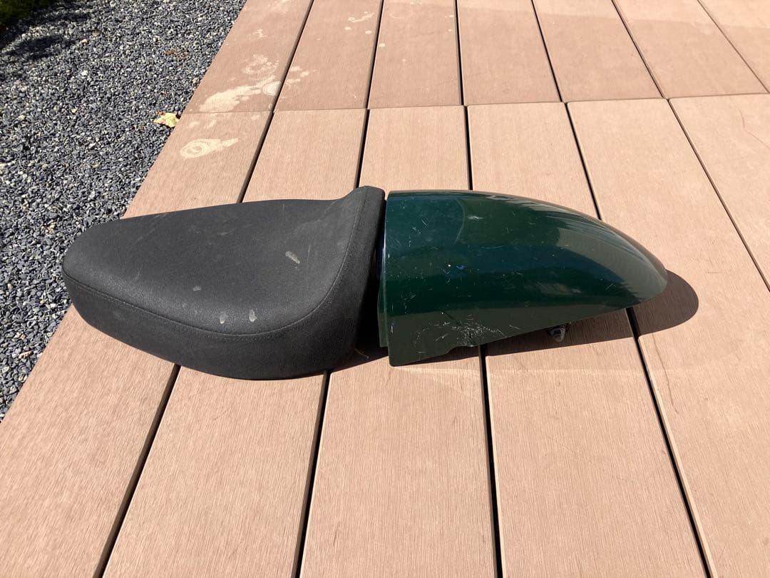 スーパーカブ カブラ シートとリアカウル