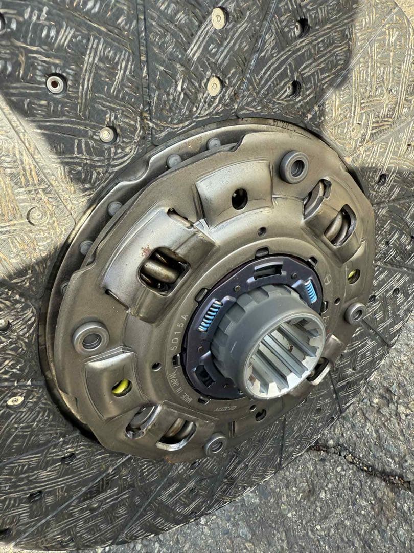 日野プロフィアA09エンジンのクラッチ