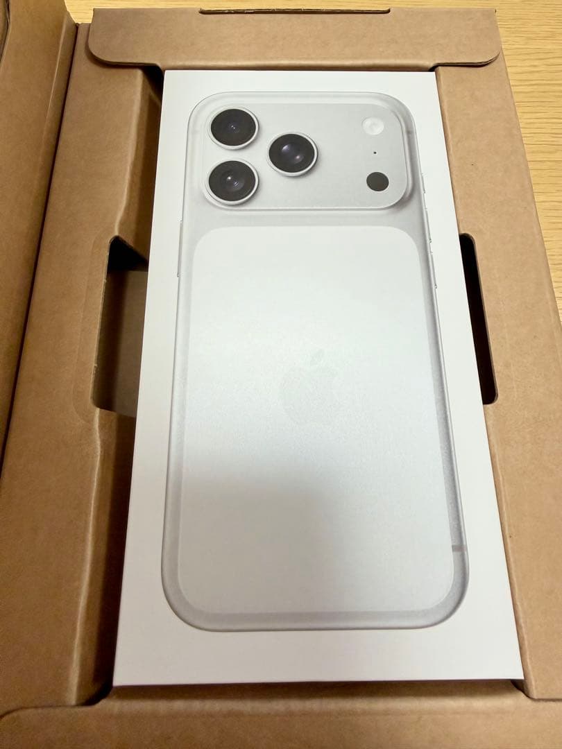 iPhone 17 Pro シルバー 256GB 本体 Apple