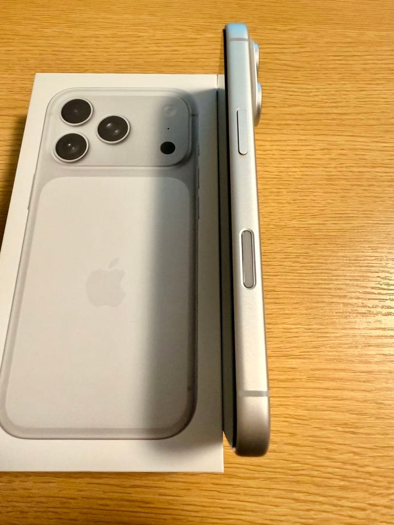 iPhone 17 Pro シルバー 256GB 本体 Apple