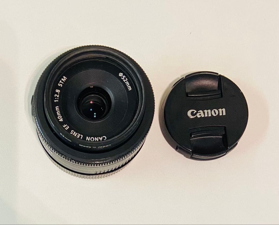 Canon 40mm f/2.8 STM レンズ