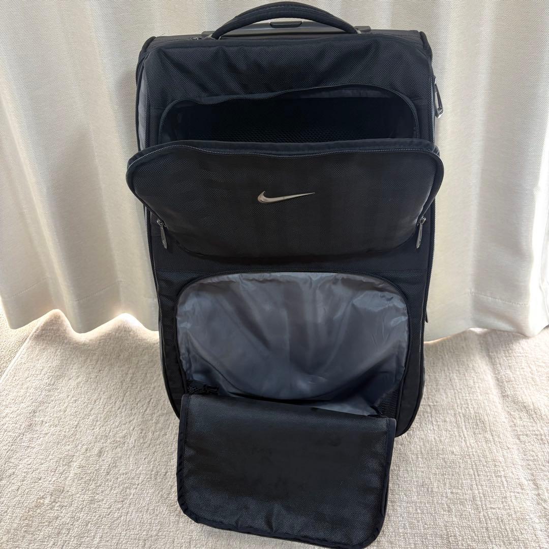 Nike ナイキ ブラック キャリーケース キャリーバッグ　7778