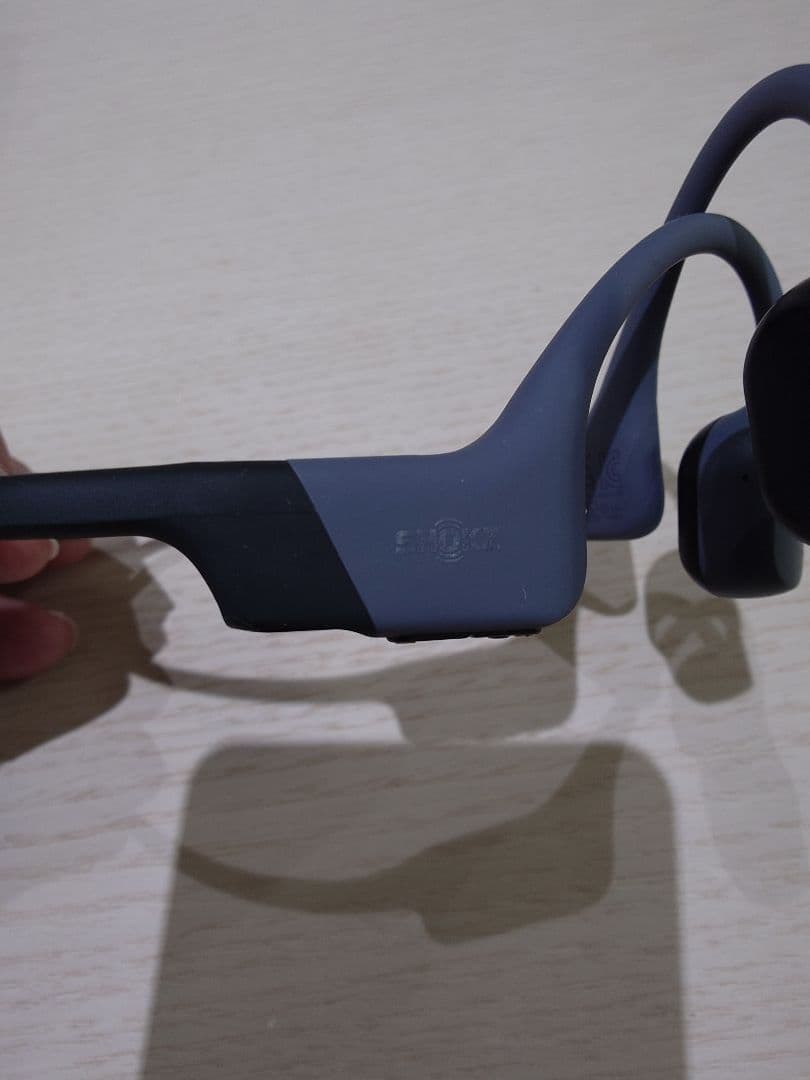 Shokz OpenSwim Pro　骨伝導イヤホン グレー