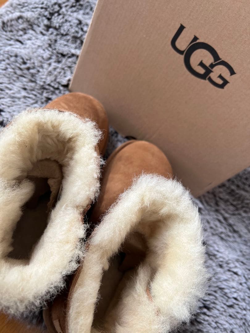UGG W Mini Bailey Button II チェスナット 6