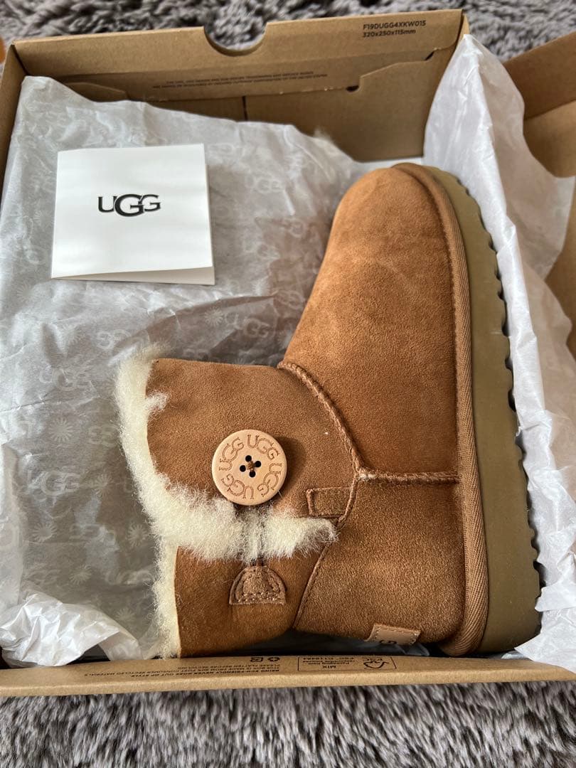 UGG W Mini Bailey Button II チェスナット 6