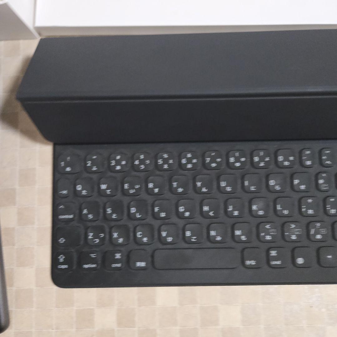 iPad 第8世代 128GB SmartKeyboard スペースグレー