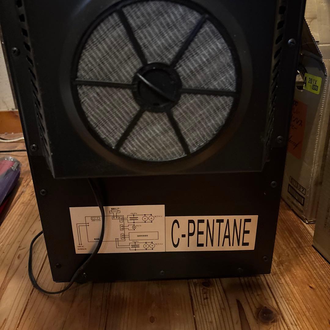 （中古美品）デバイスタイル 右開きワインセラー(18本収納) CF-P18W