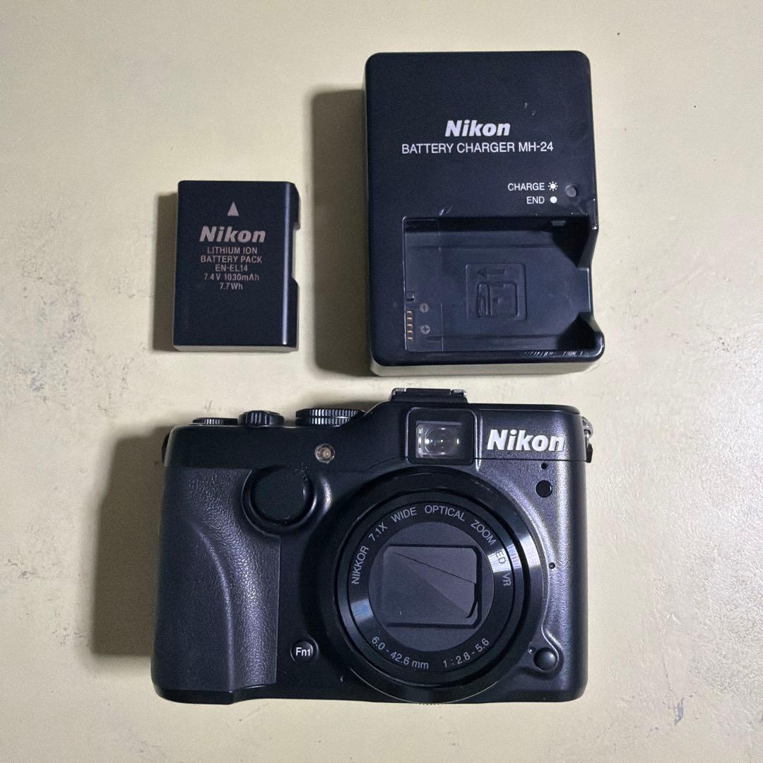 Nikon COOLPIX P7100 本体と充電器セット