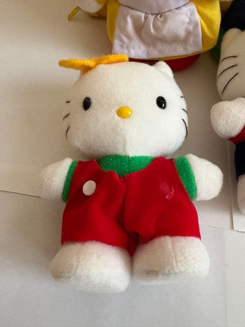 ハローキティ ファミリー いちご型キャリーハウス ぬいぐるみ付き