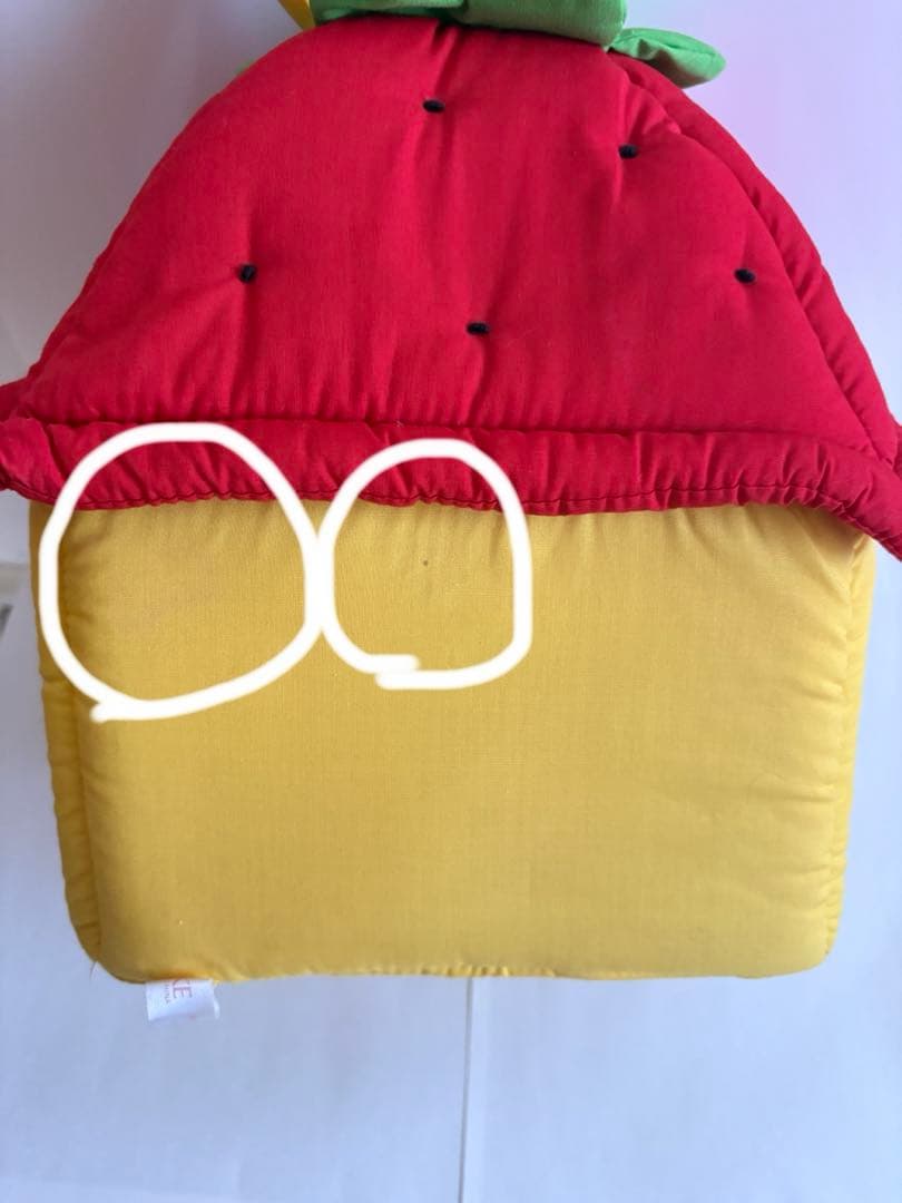 ハローキティ ファミリー いちご型キャリーハウス ぬいぐるみ付き