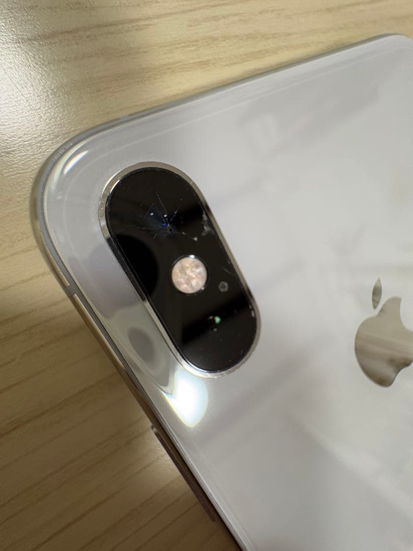 Apple iPhone XS シルバー 64GB momo