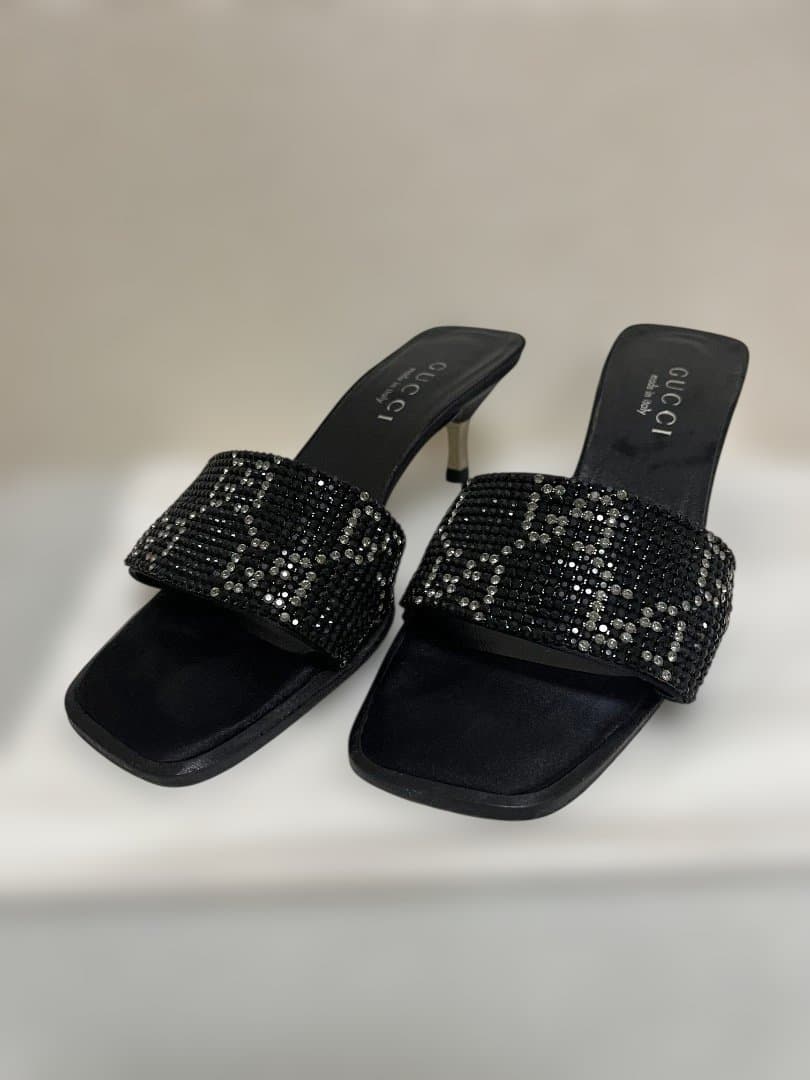 GUCCI ビジュー付き ブラックミュールサンダル