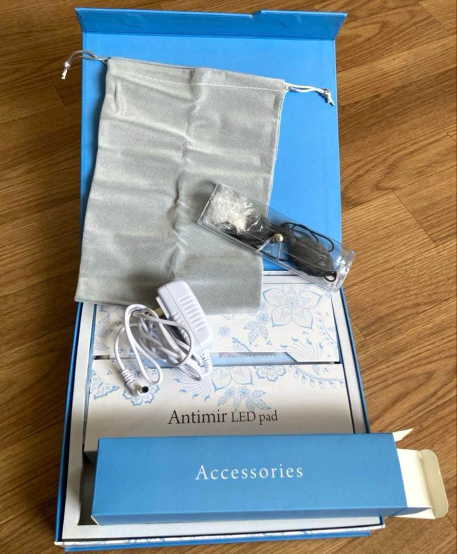 アイキャッチ [真実の鏡Beauty Antimir LED pad]