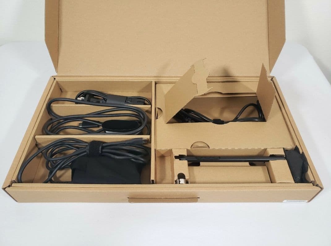 美品正常動作品 液晶ペンタブレット Wacom Cintiq 24 DTK246