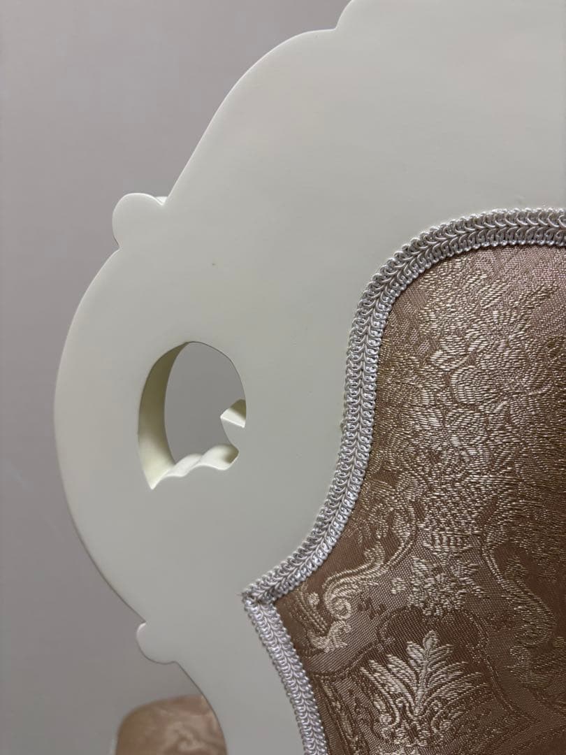 3.クラシックスタイル 椅子 白 ベージュ　美品