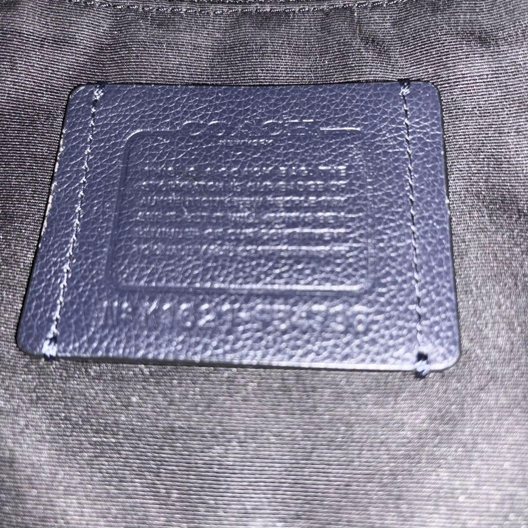 美品　コーチ　ショルダーバッグ　チャールズ スモール メッセンジャー　　レザー