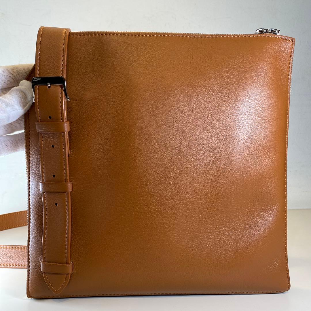 【未使用】カミーユフォルネ　紳士用　レザーショルダーバッグ　キャメル　定価50万