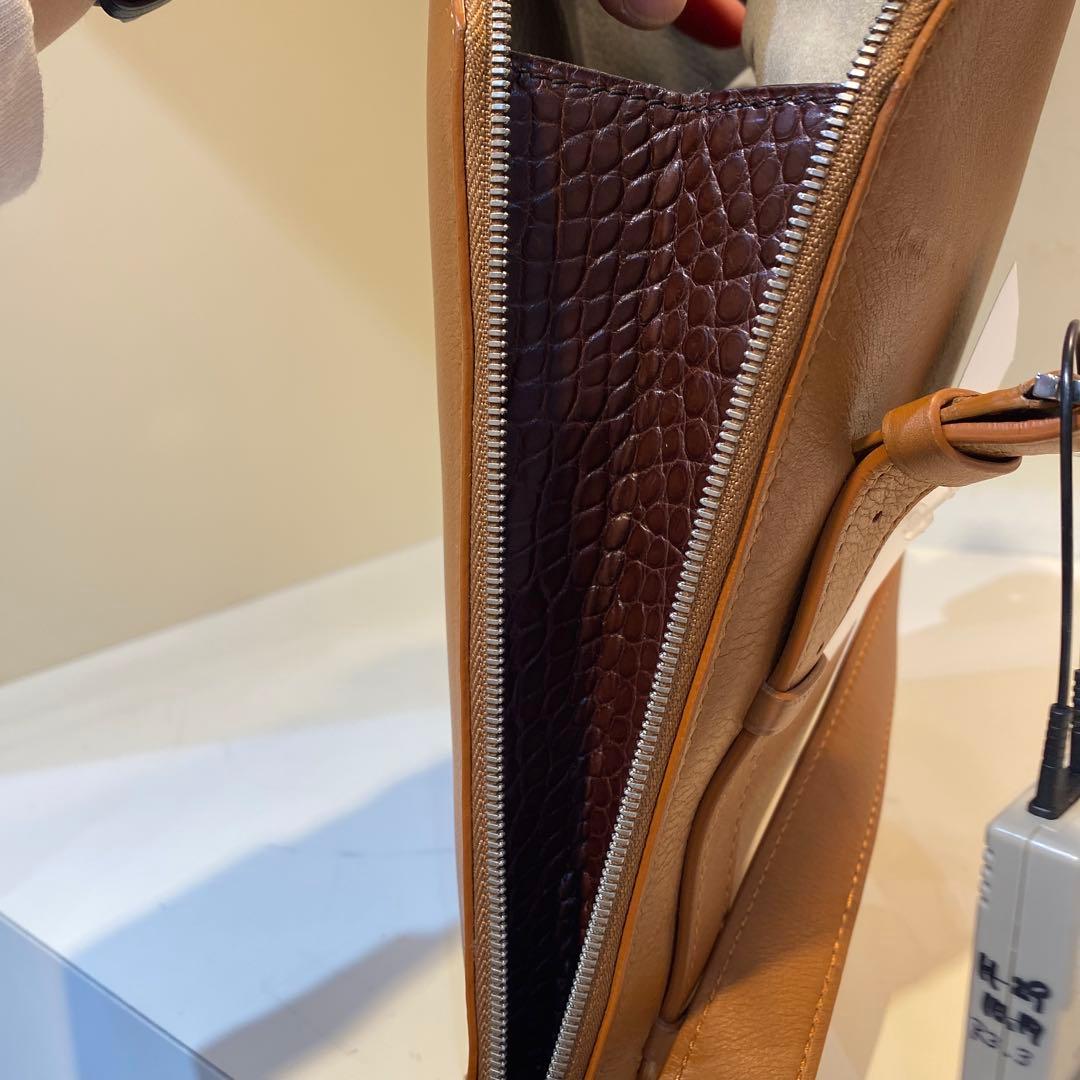 【未使用】カミーユフォルネ　紳士用　レザーショルダーバッグ　キャメル　定価50万