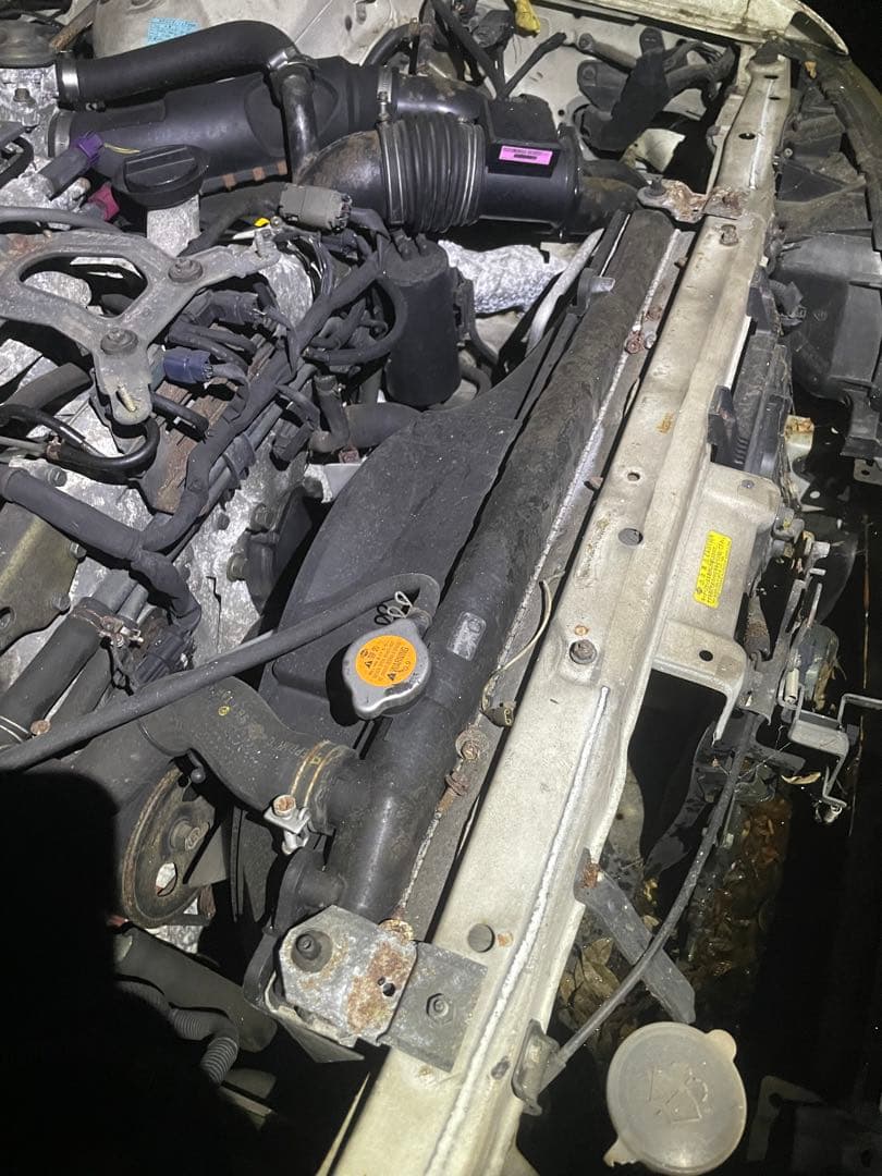 エンジン部品 ラジエーター