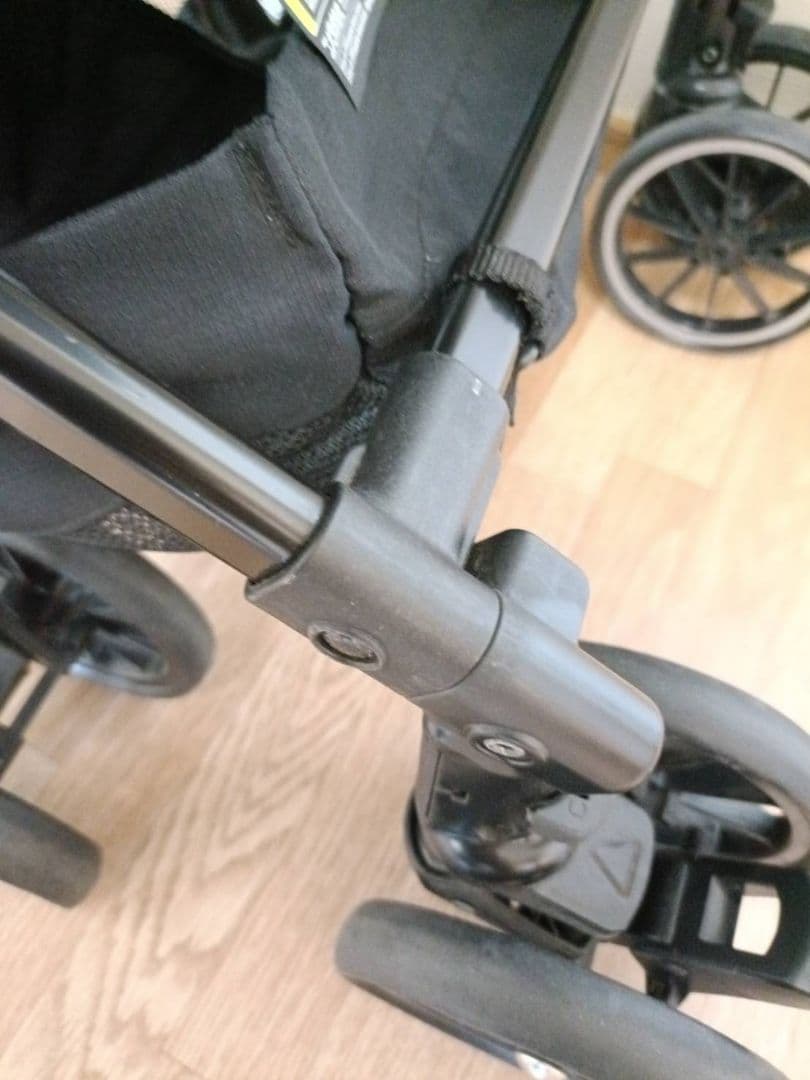 Combi　ベビーカー　メチャカルハンディオート4キャス エッグショック　新生児