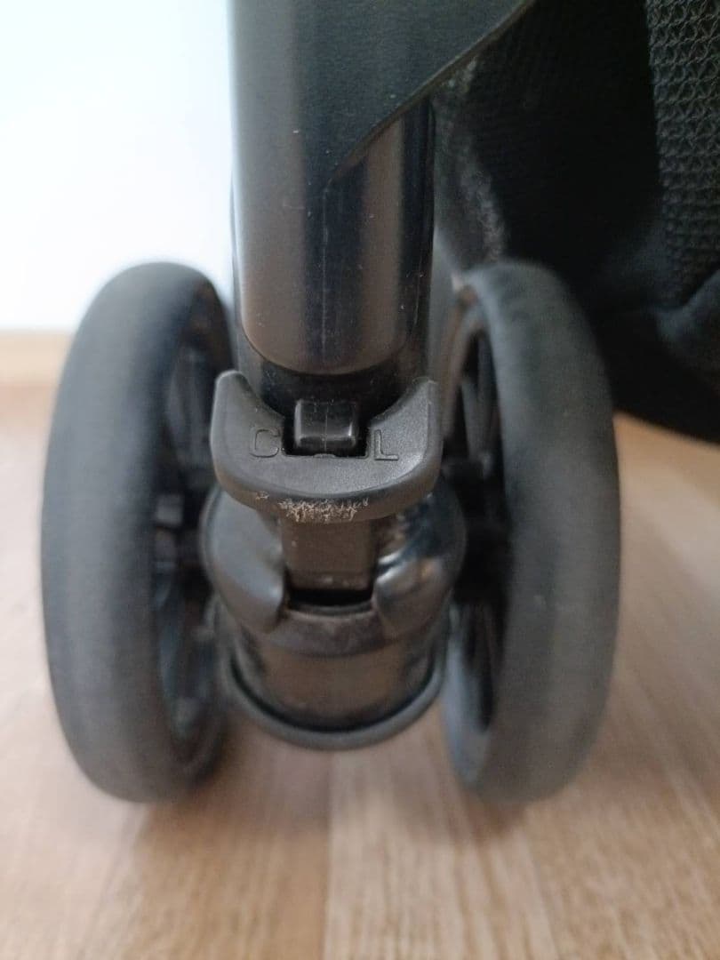 Combi　ベビーカー　メチャカルハンディオート4キャス エッグショック　新生児