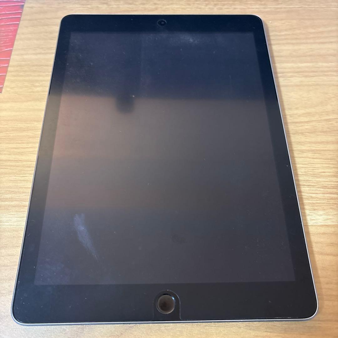 Apple iPad （第6世代）　128GB 9.7インチ