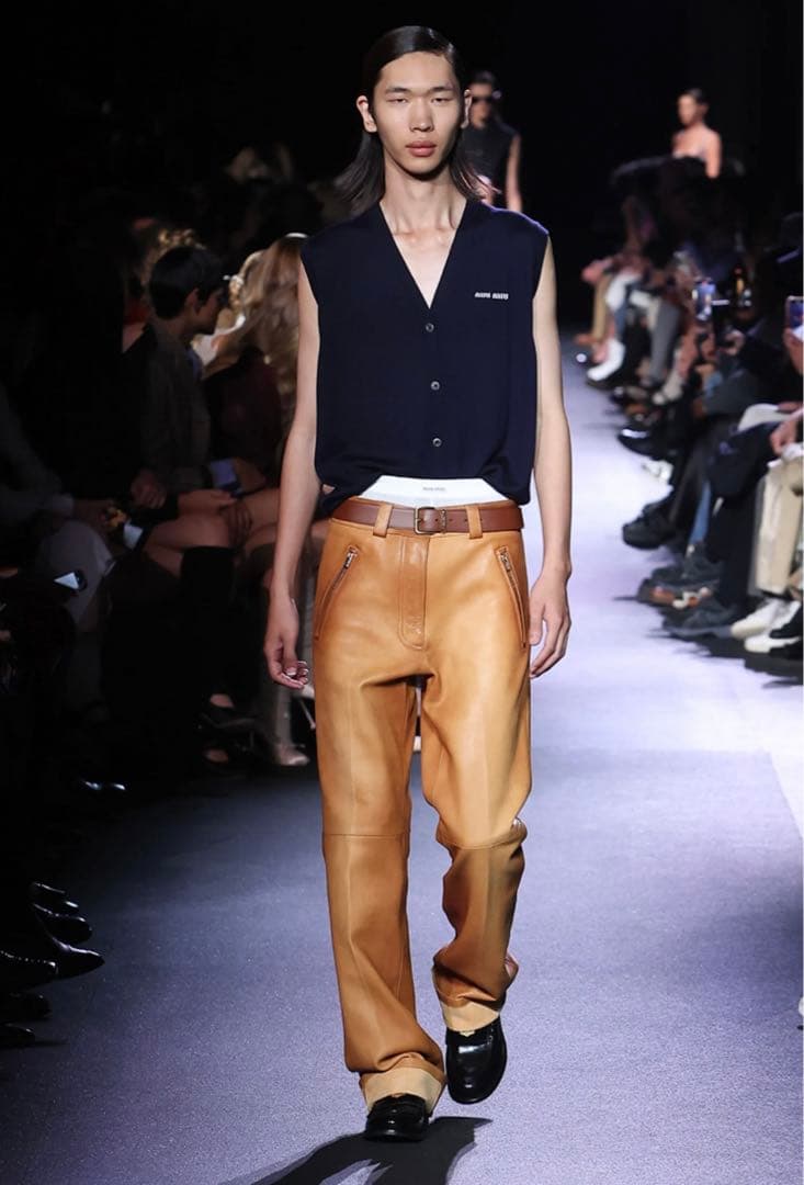 miu miu 完売モデル　ブラウンレザー ベルト　prada 男女兼用