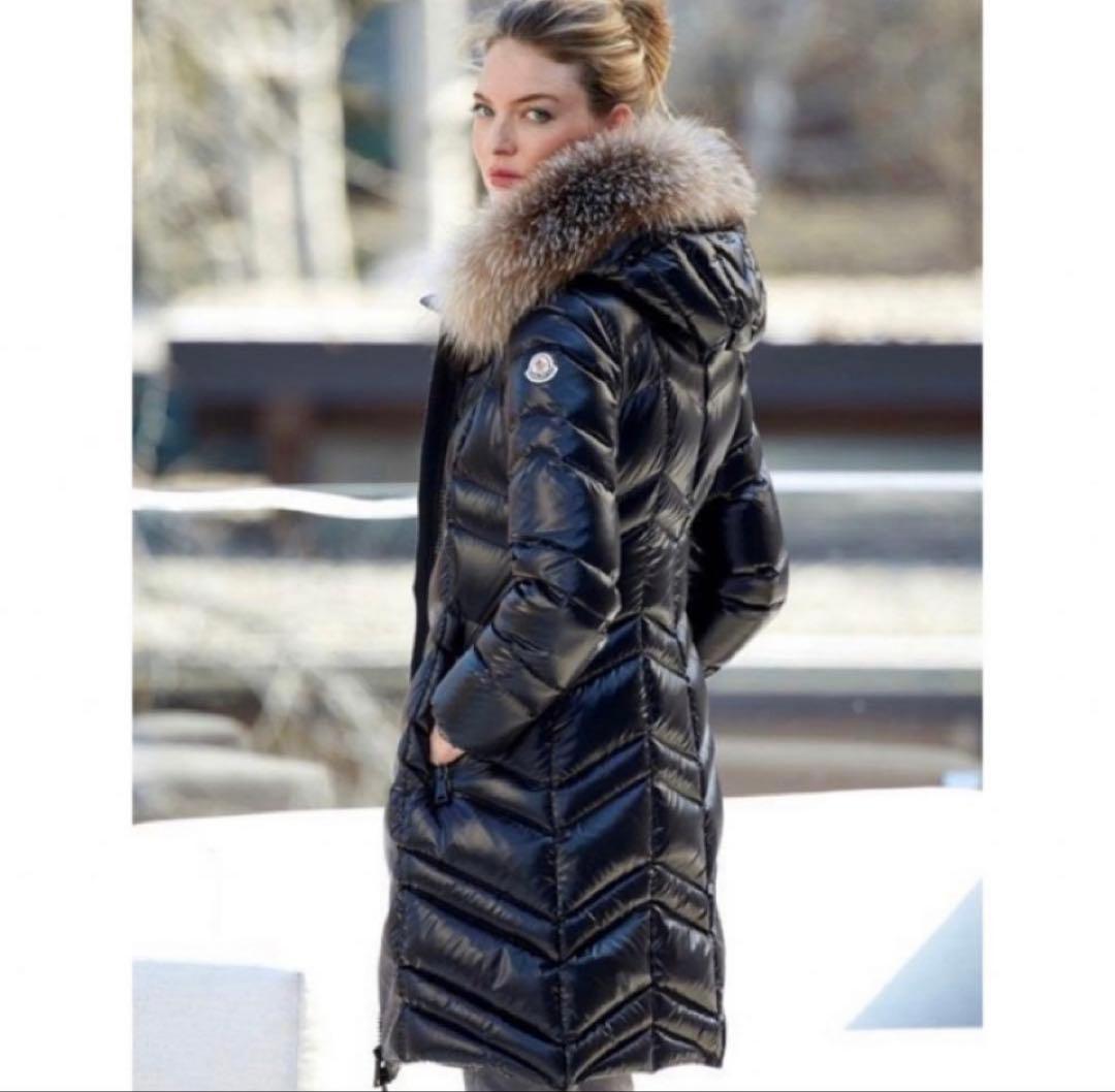 MONCLER モンクレール　ブラック ダウンジャケット フード付き　極美品