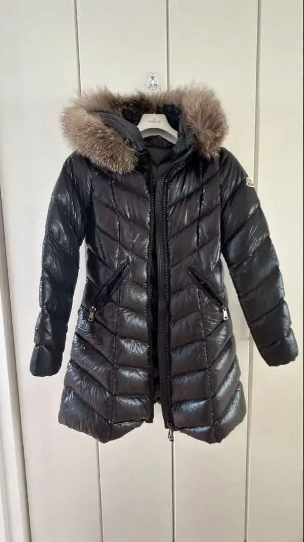 MONCLER モンクレール　ブラック ダウンジャケット フード付き　極美品