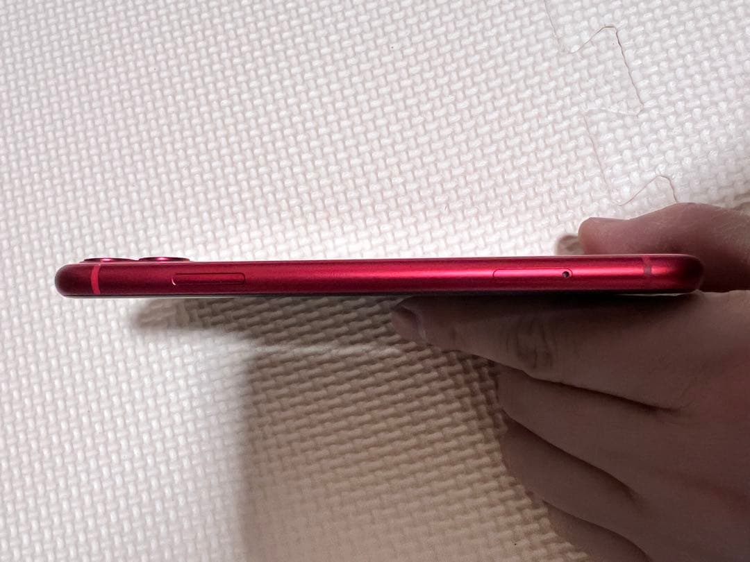 AU iPhone11 64GB レッド 新品充電ケーブル付属品