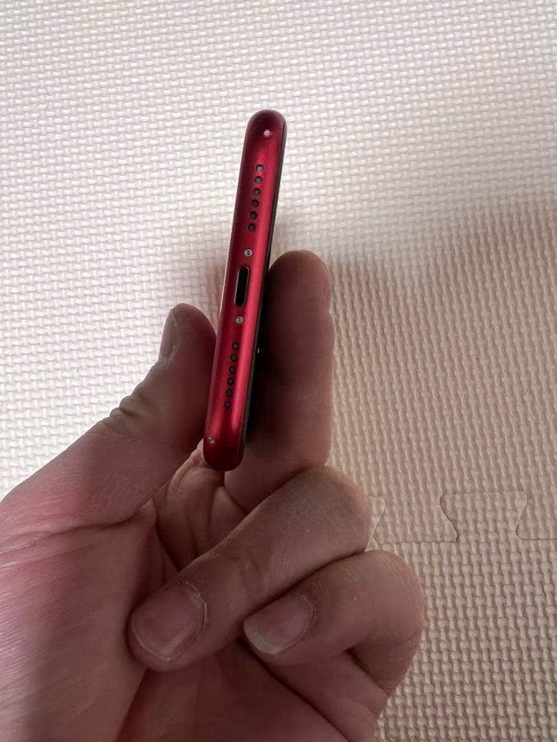 AU iPhone11 64GB レッド 新品充電ケーブル付属品