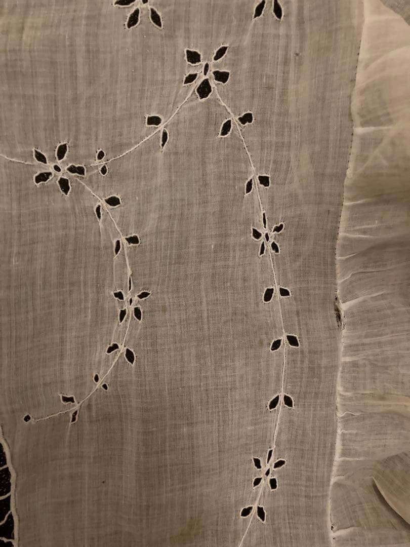 アンティーク　フランス　カットワーク　エンジェル　天使　椅子カバー