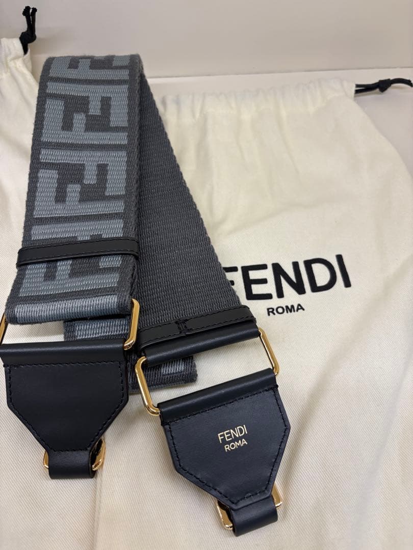 ⭐︎極美品⭐︎FENDI ピーカブー
