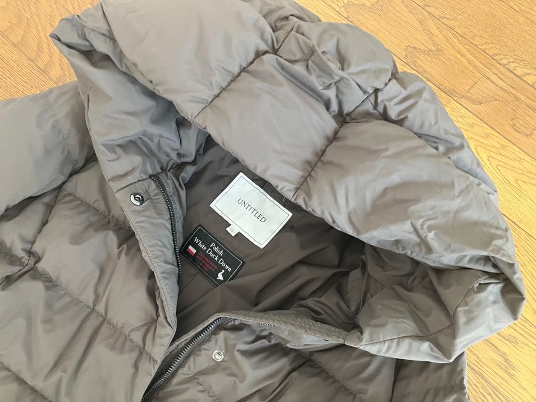 くじら　UNTITLED ホワイトダックダウン カーキ色　サイズ2