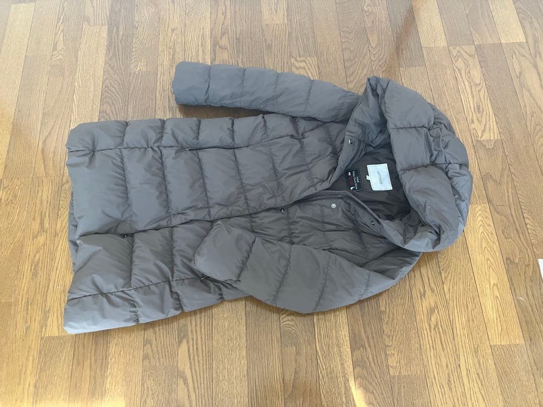 くじら　UNTITLED ホワイトダックダウン カーキ色　サイズ2