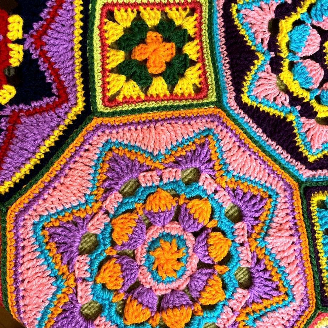 チュ子の編み物❣️出しっぱなし大判ブランケット・マルチカバー・ペルシャタイル編み