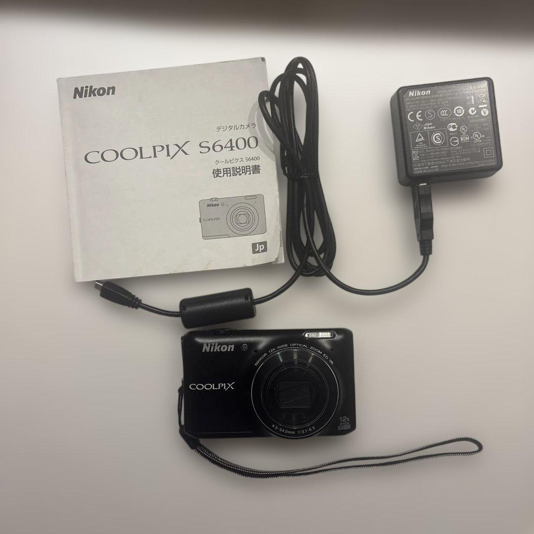 Nikon COOLPIX S6400 本体と充電器