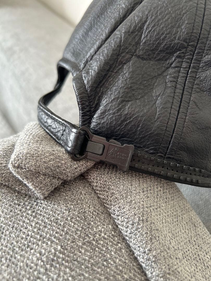 CHANEL ブラックレザー ベースボールキャップ