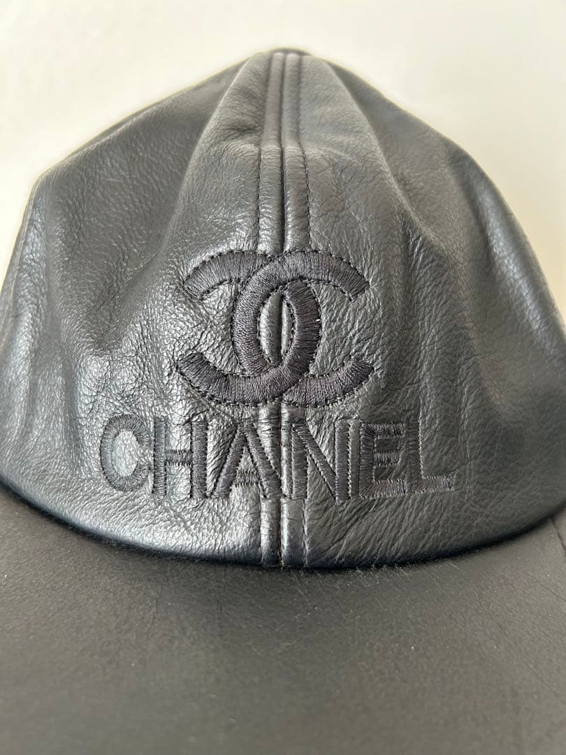 CHANEL ブラックレザー ベースボールキャップ