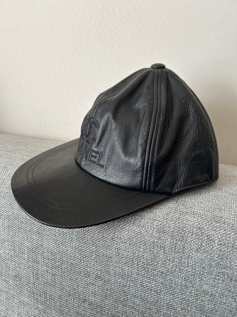 CHANEL ブラックレザー ベースボールキャップ