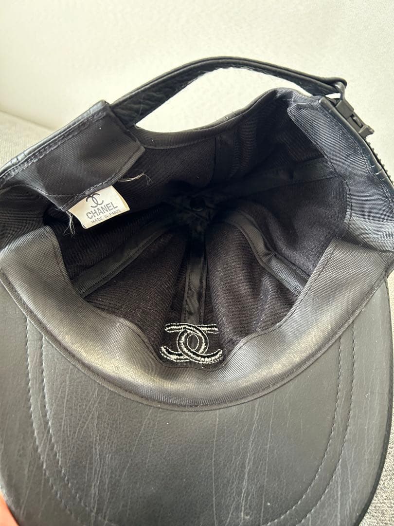 CHANEL ブラックレザー ベースボールキャップ