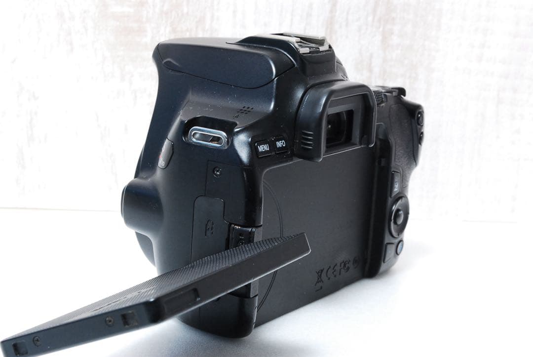 KFC 様　Canon Kiss X10 ダブルレンズ