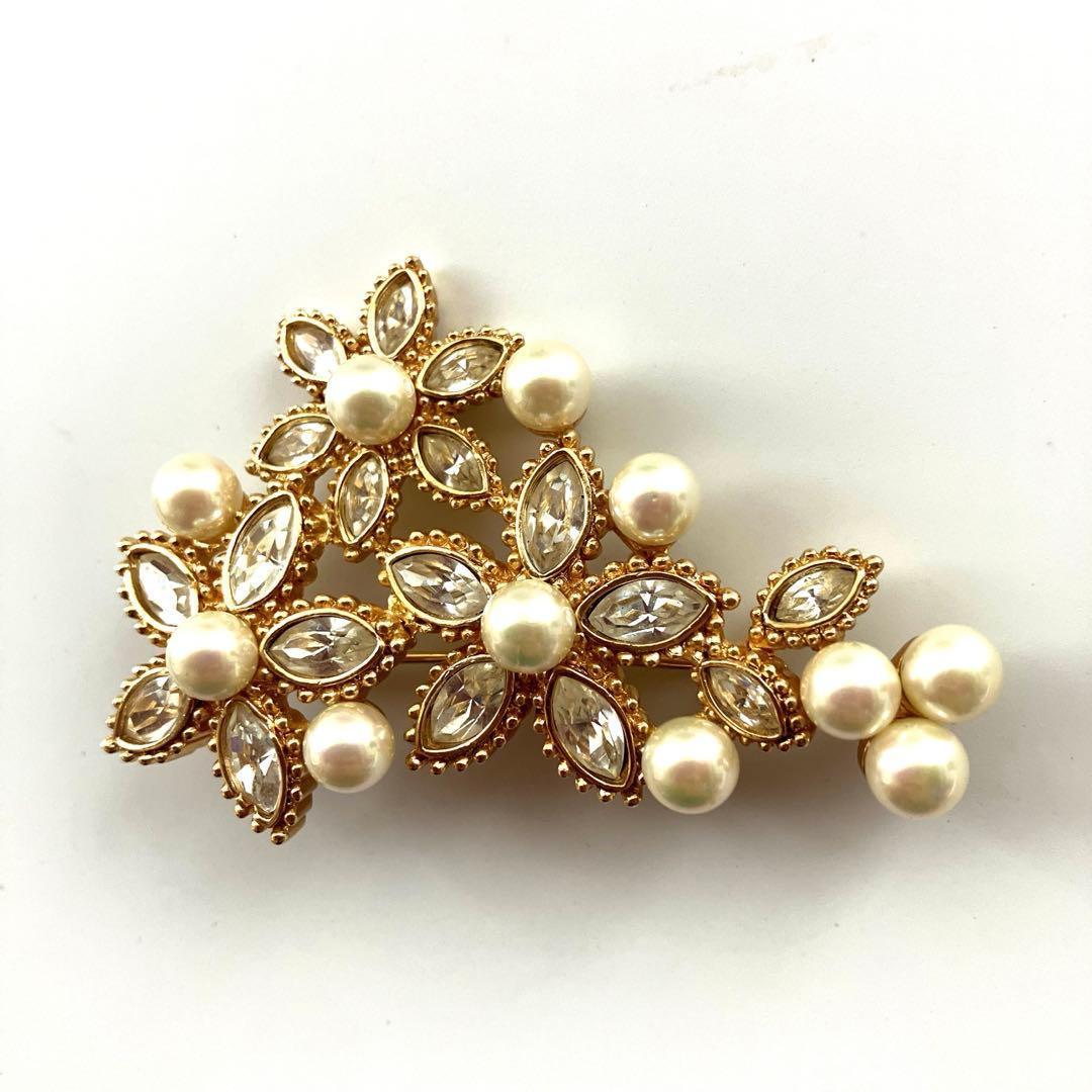 Christian Dior フラワーブローチ